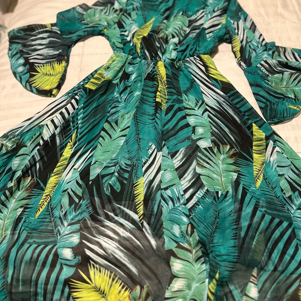 Tropical Green Leaf Print Dress super elegant and fun dress - Picture 5 of 5